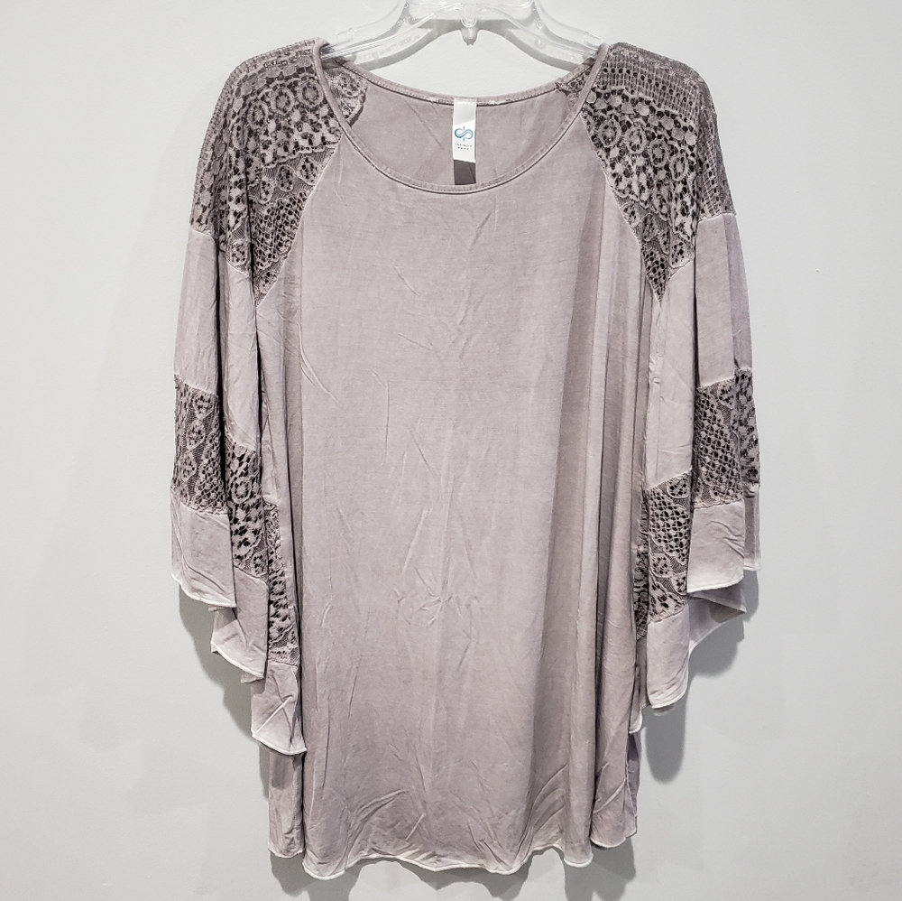NWOT Infinity Raine flowy lace-trim tunic